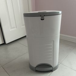 Diaper Pail/ Trash 