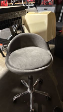 Swivel chair