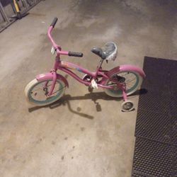DiamondBack Girls Bike With Training Wheels