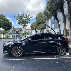 2018 Ford Focus ST