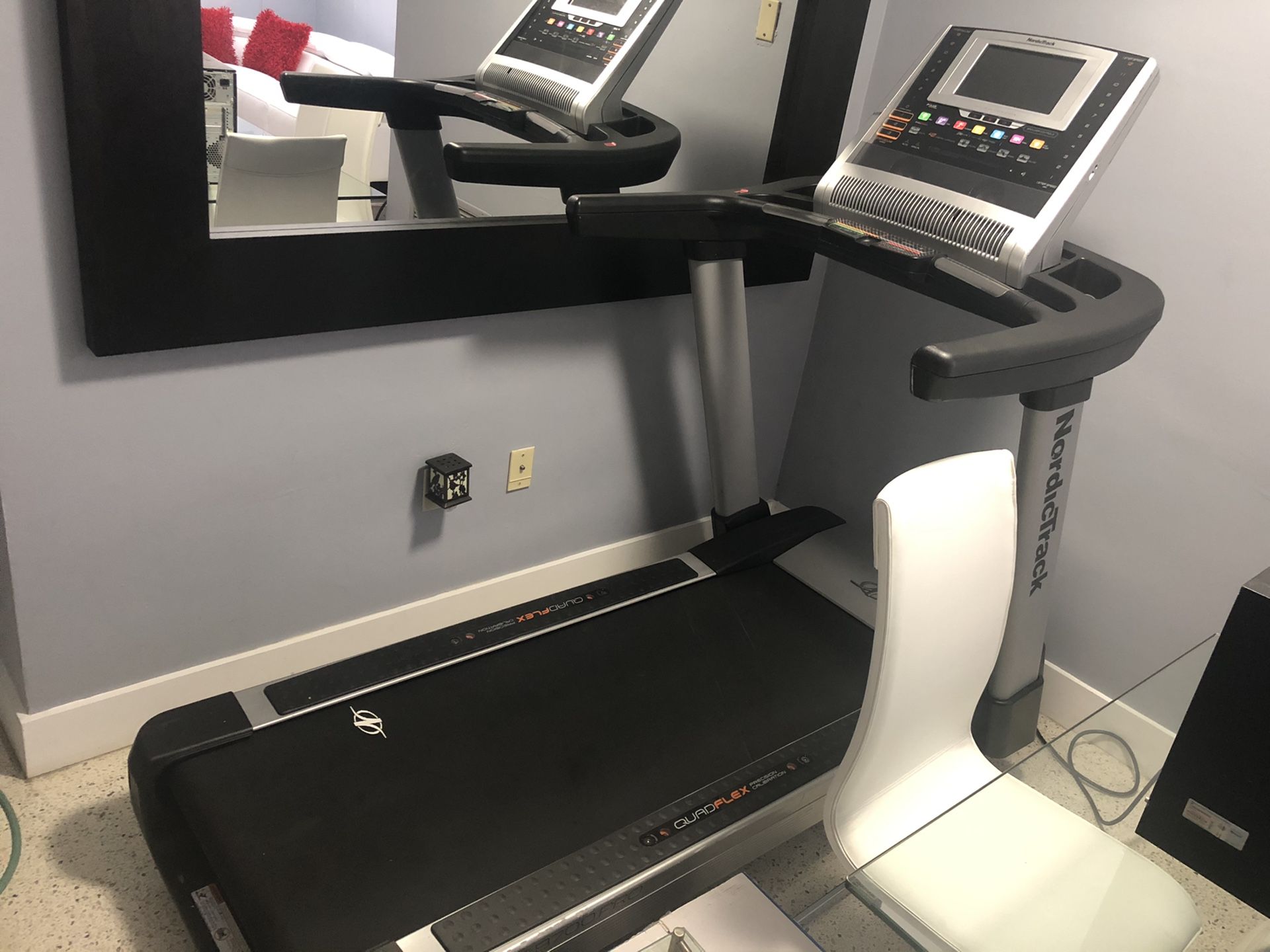 Nordictrack Elite 9700 Pro Treadmill
