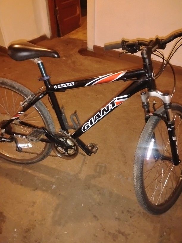 Bike.   For. Sale.   200$.     Air.  Compressor. 60$