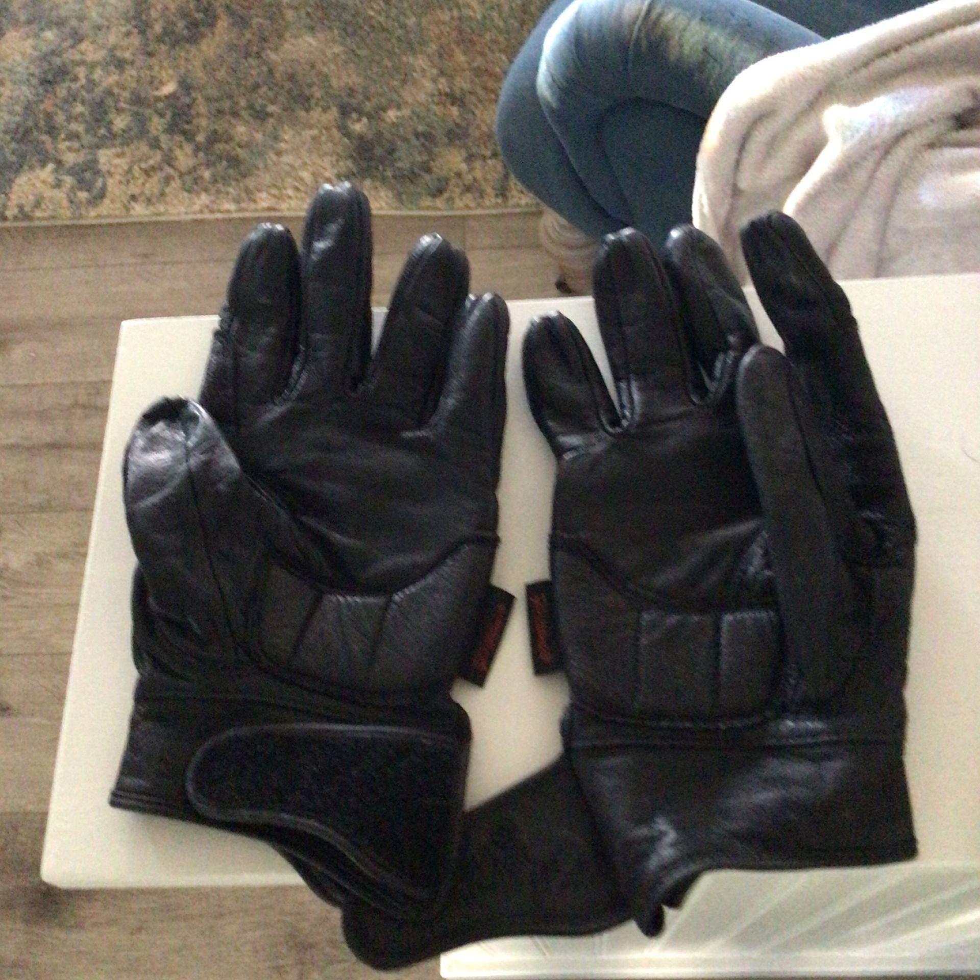 Tour Master Small gloves Good Condition and Harley Davison Long Gloves Women’s Small Brand new