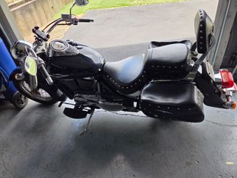 2005 Suzuki Blvd C50T $ 1400 ObO
