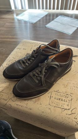 Saks Fifth Ave Magnanni