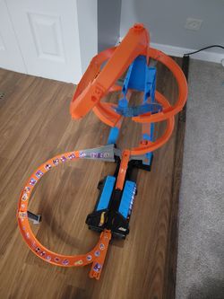 Hot Wheels Sky Crash Track
