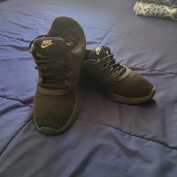 Women's Nike Shoes Size 8