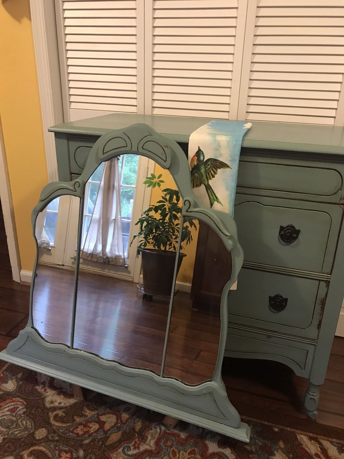 French Cottage Style Dresser With Mirror