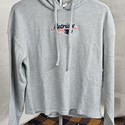 Women's New England Patriots Waffle Style WEAR By Erin Andrew Pullover Hooded Sweatshirt Size Large