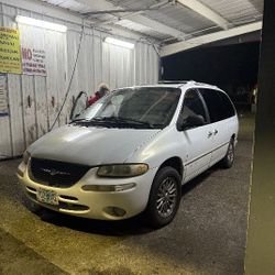 2002 Chrysler Town & Country