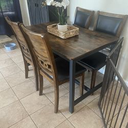 Table And Chairs 