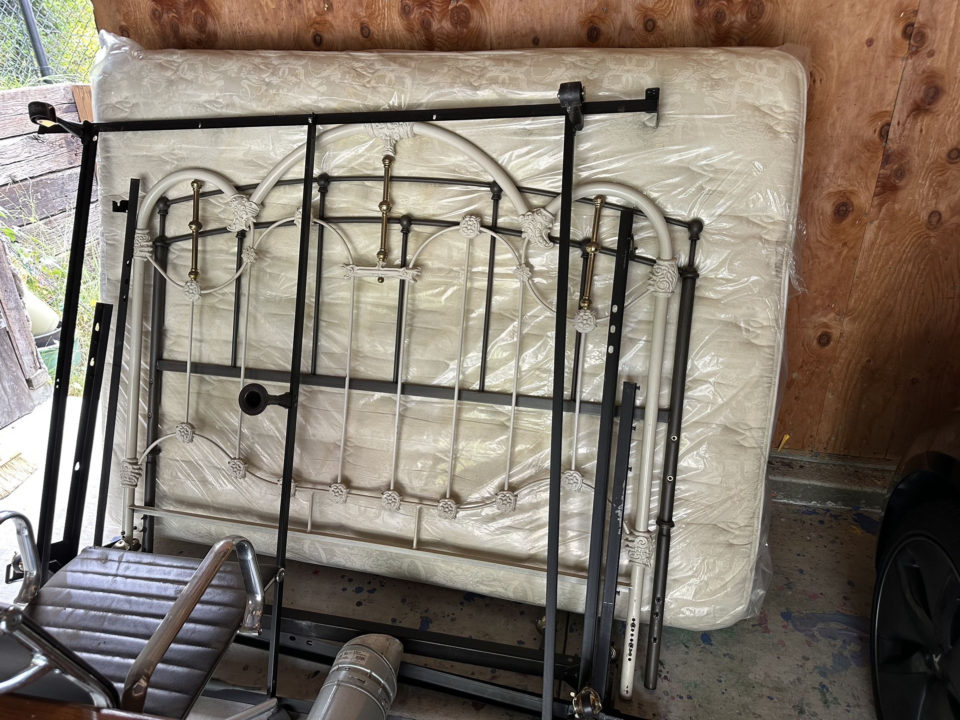 Queen Bed