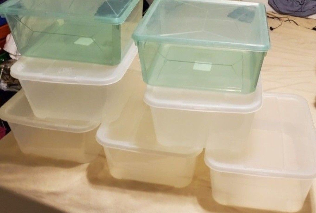 Brand New 7 Storage Containers With Lids .