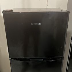 Black Mini Fridge 