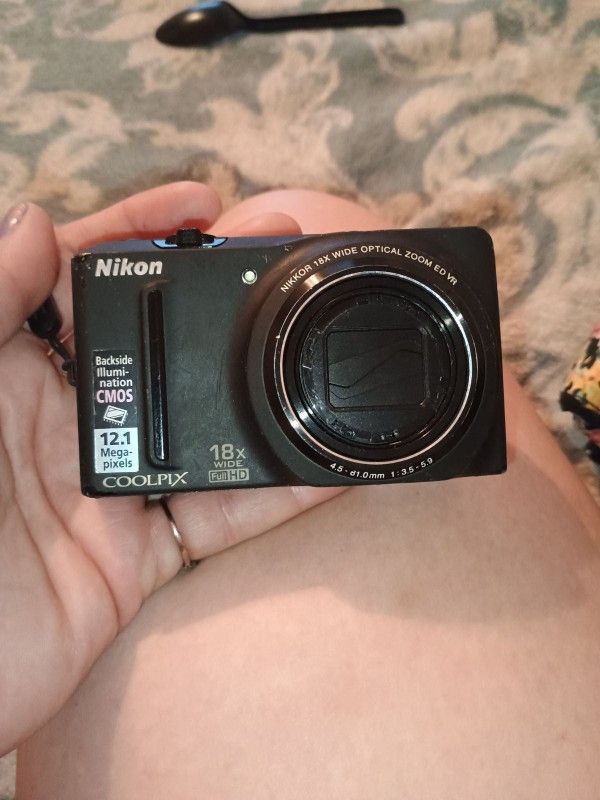 Nicko 12.1 Mega Pixel Camara