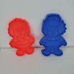 2~Vintage Bobbs Merrill Raggedy Ann Raggedy Andy Plastic Cookie Cutters