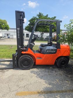 Toyota 6000 libras