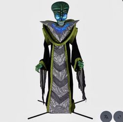 8.5ft Animated Alien