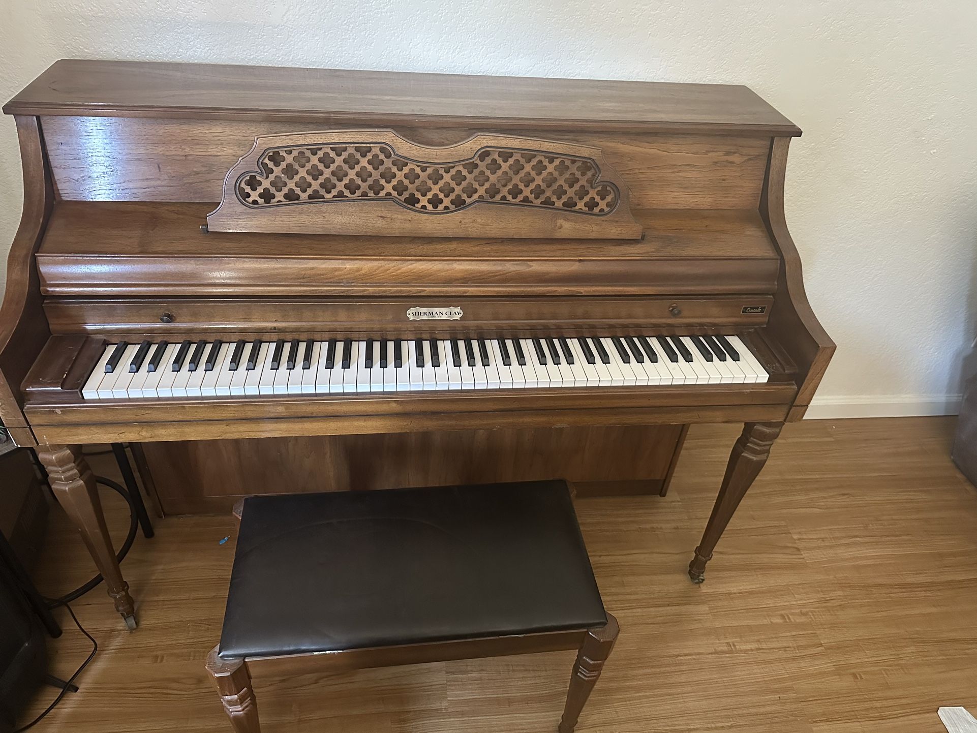 Stanley Wooden Piano