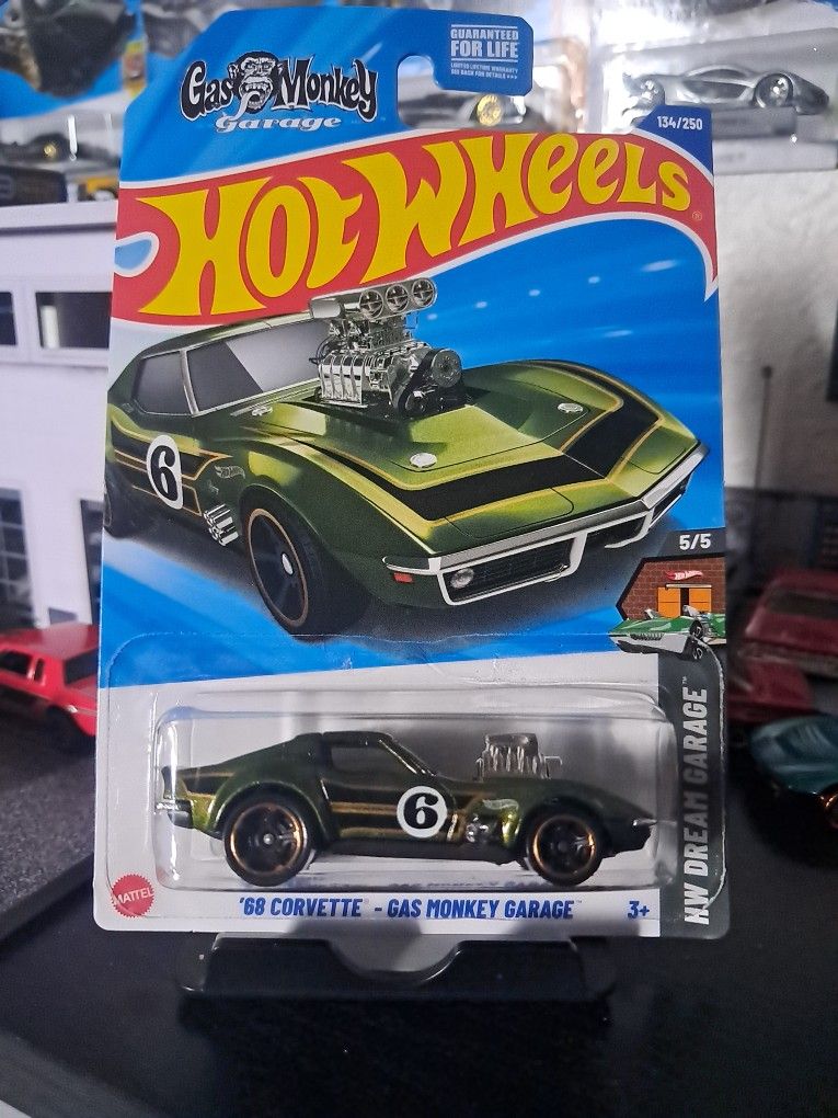 Hot Wheels '68 Corvette Gas Monkey Garage