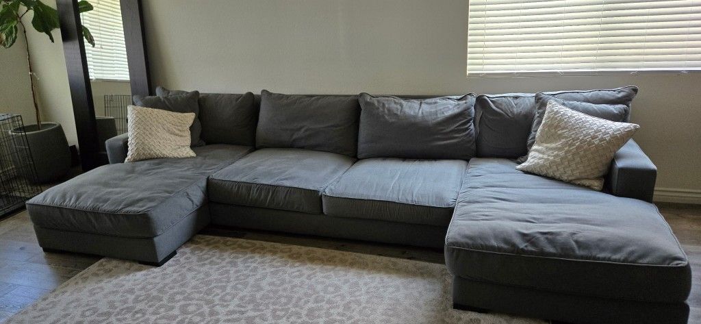 COUCH - Mathis Brothers $275