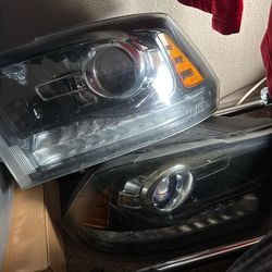 2013-2014 Ram 1500 - Driver and Passenger Side Headlights