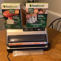 Food Saver, Vacuum And Seal Bar In Perfect Condition +3 Vacuum Seal Rolls Another Brand New Vacuum Seal Precut Bags