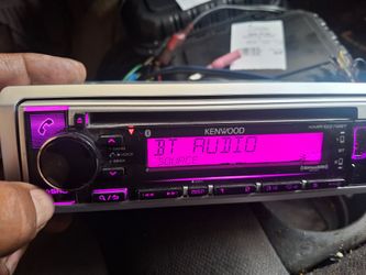 STEREO KENWOOD MARINE CD  AUX USB BLUETOOTH CAMBIA DE DIFERENTES COLORES GOOD CONDICIÓN ABLO ESPAÑOL