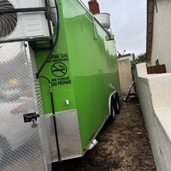 Food Trailer 