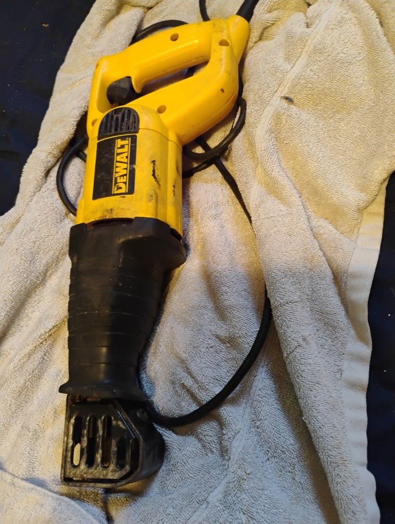 DeWalt Reciprocating Saw DW303M 1 1/8" Stroke