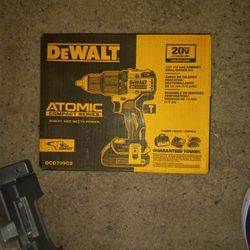 Dewault Drill And Battery Set