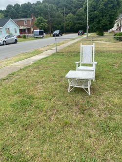 Rattan chairs/table