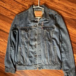 Levi’s Trucker Jacket 