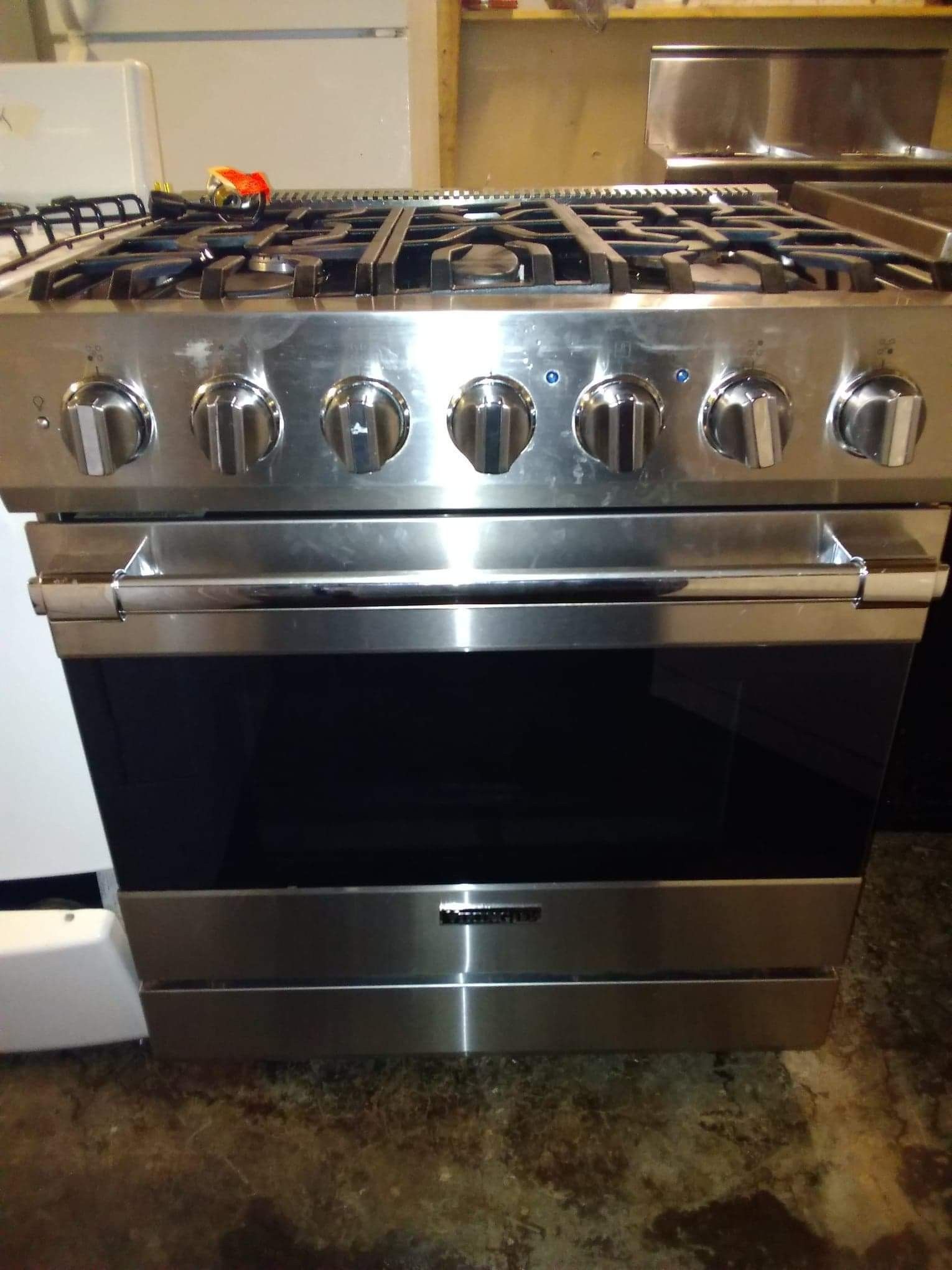 VIKING D3 SERIES GAS RANGE for Sale in New Britain, CT OfferUp