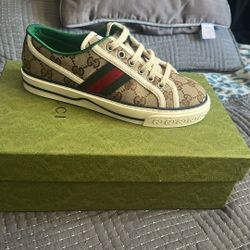 Gucci Shoes Size 6.5 