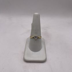 14kt Gold Engagement Style Ring w/ Simple Design 