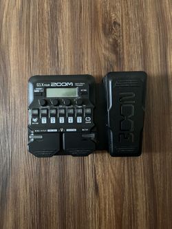 Zoom G1X Four Guitar Multi Effects Processor with Built-in Expression Pedal