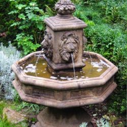Concrete  Lionshead Water Feature 