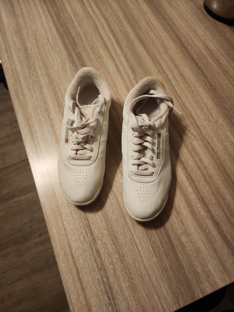 Shoe