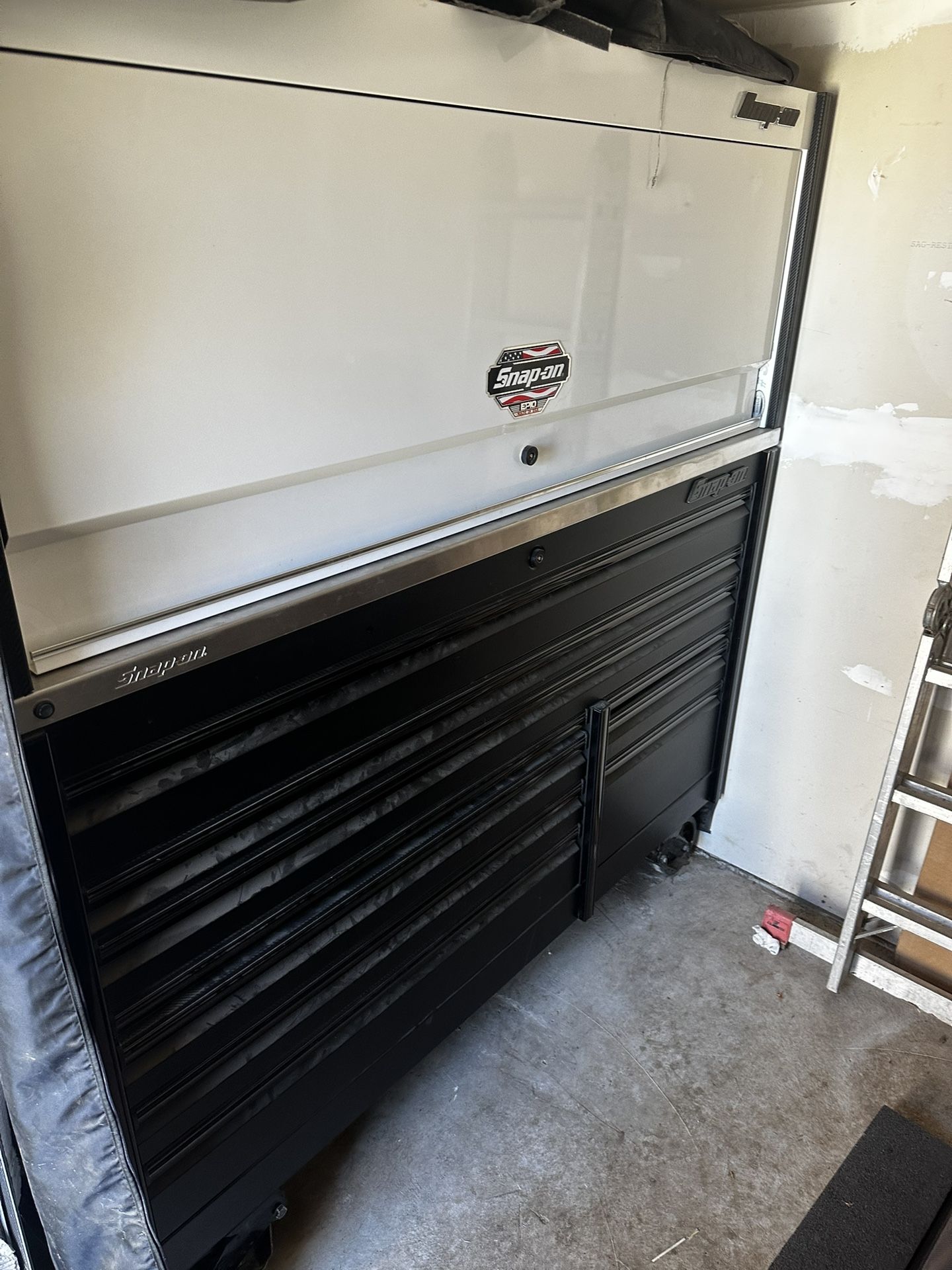 68” Snap On Epiq Tool Box With Hutch