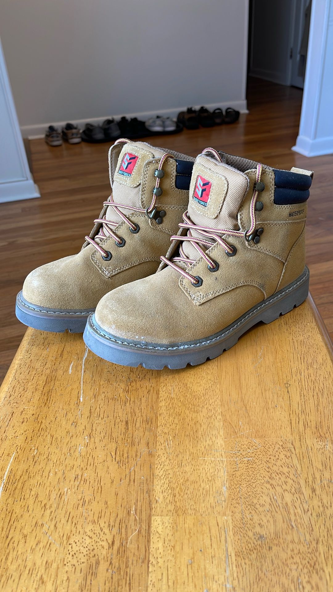 LIKE NEW CONDITION LEATHER Steel Toe WATERPROOF WORK BOOTS size 8 Women