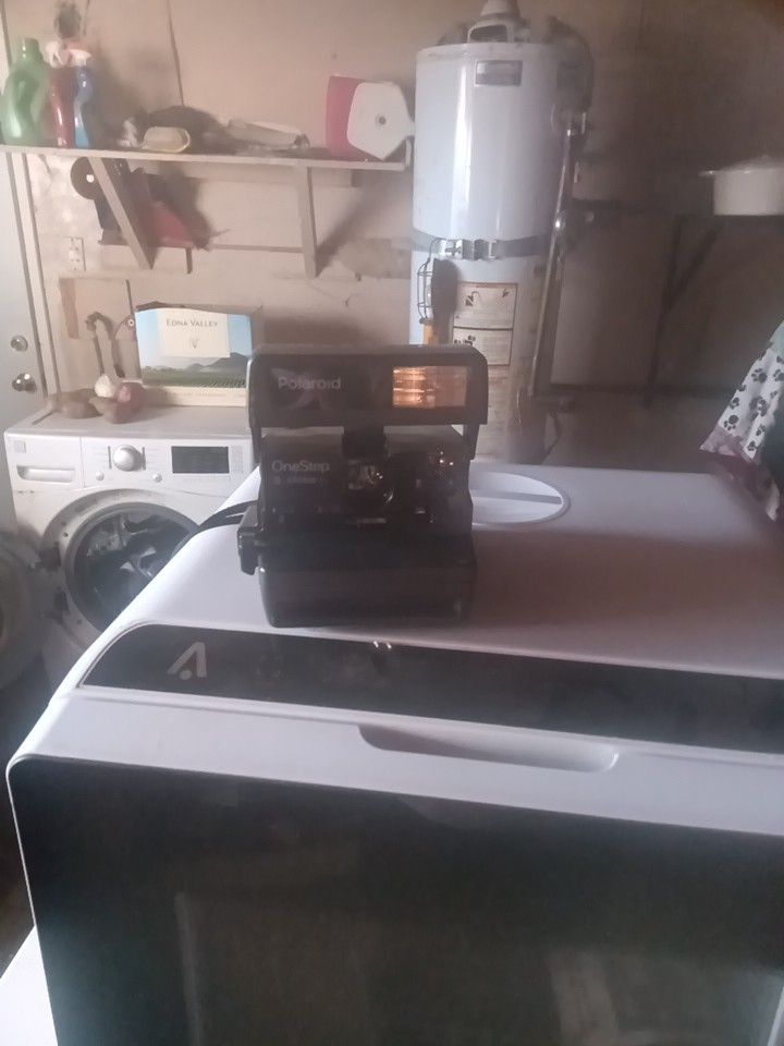 Polaroi d Camera
