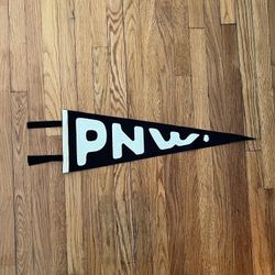 PNW Felt Pennant 27x9 Black & White Home Decor