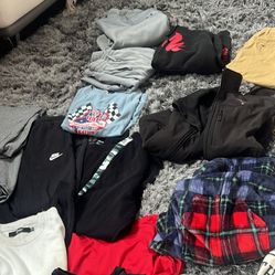 A Lot Of Clothes For Women Size, Large And Extra Large