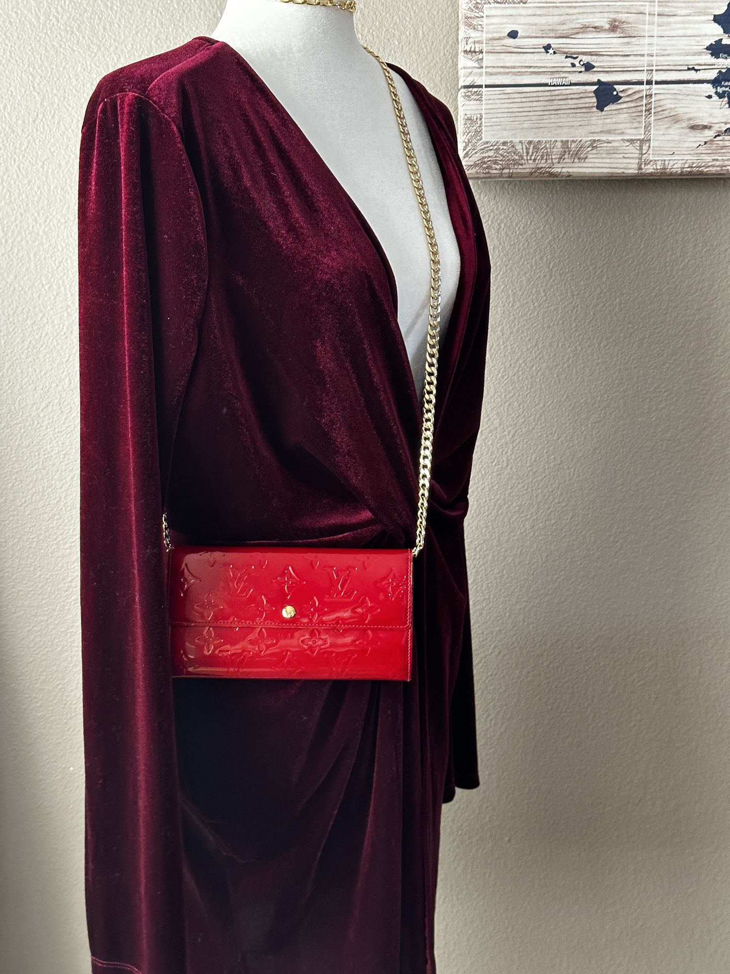 Authentic Louis Vuitton Vernis Sarah Wallet On Chain Crossbody Bag for Sale  in Surprise, AZ - OfferUp