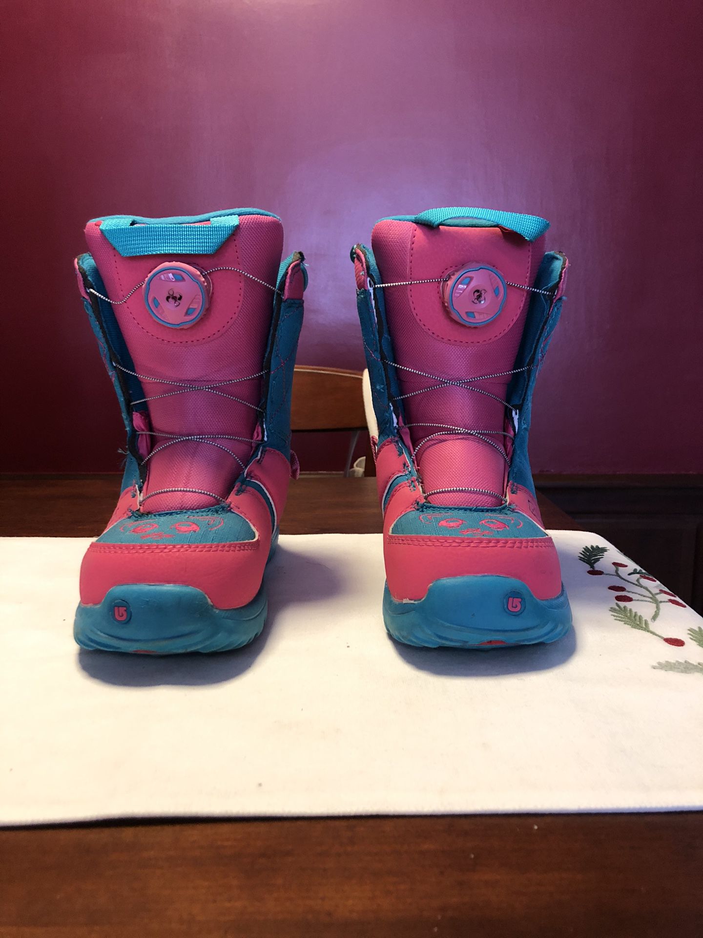 Girls youth burton snowboarding boots