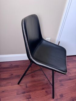 Set of Modern Kitchen / Dining Chairs. 4 piece