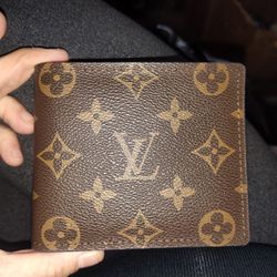 Louis Vuitton Men's Wallet 