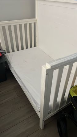 Fisher Price Crib W/ Mattress