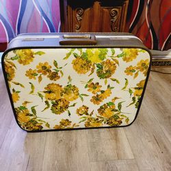 PENDING SALE Retro 70s Yellow Flower Suitcase (AS-IS Please Read)